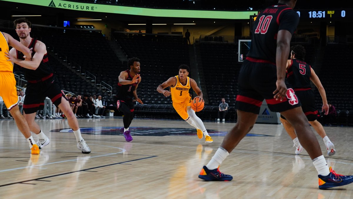 GopherMBB's tweet image. Stanford calls a timeout as the Cardinal leads by three. 

H2 1:43 - Stanford 66 | Minnesota 63

📺 z.umn.edu/awvk
📻 KTLK (103.5FM &amp;amp; AM 1130) z.umn.edu/awvj

#TeamTogether