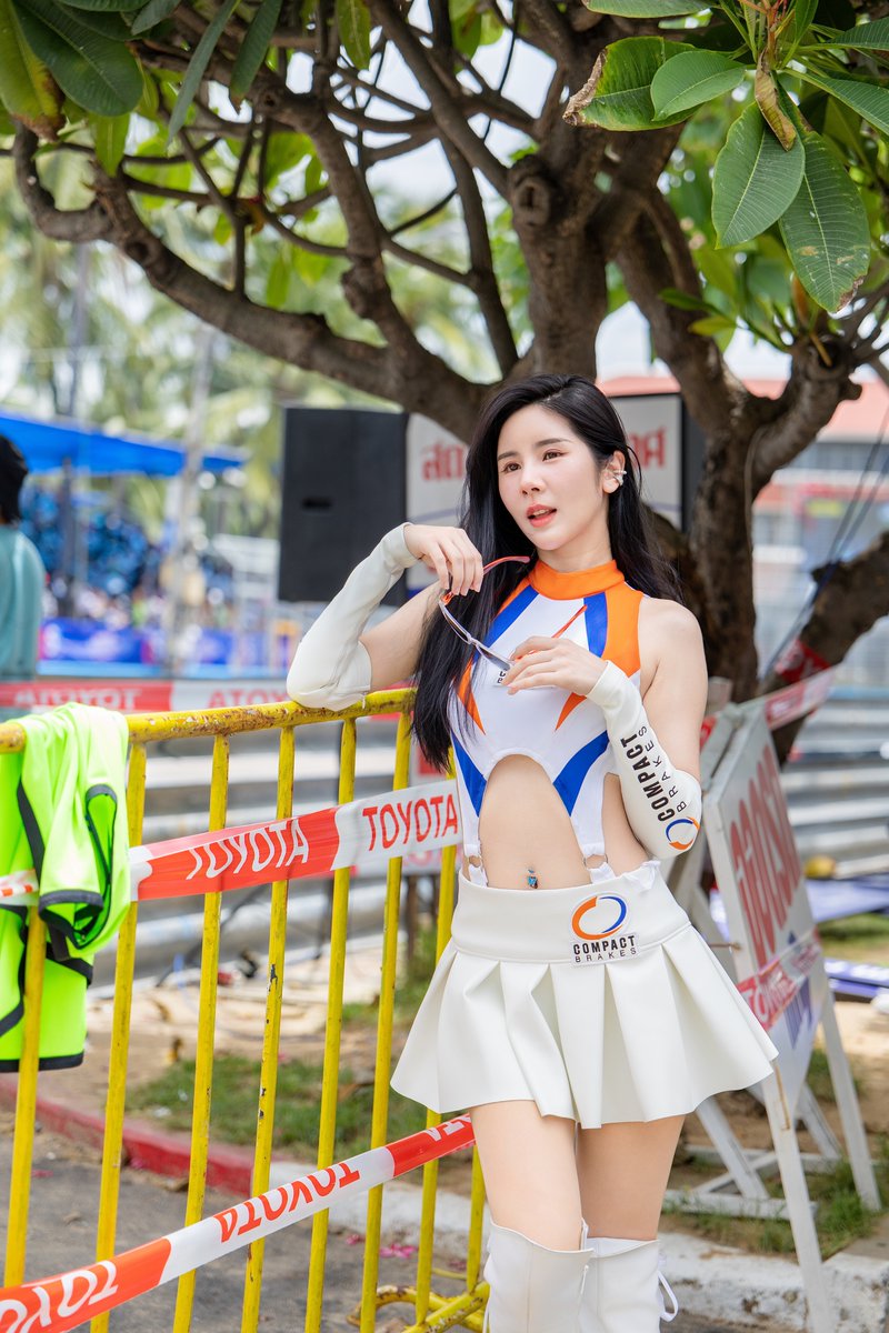 Wrightperterson's tweet photo. バンセーンGP2025 Compact Brakes のレースアンバサダー 2025.07.05
#BangsaenGrandPrix #BangsaenStreetCircuit
#BGP2025 #TSS2025 #ThailandSuperSeries2025
https://t.co/yrM8j1eiMs
#タイのレース
#RQ #レースクイーン
#RA #レースアンバサダー
#CompactBrakes https://t.co/eASLLoACzk
