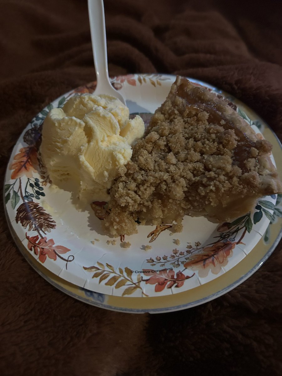 Happy Thanksgiving to me 🥧 I hope everyone had a great day!