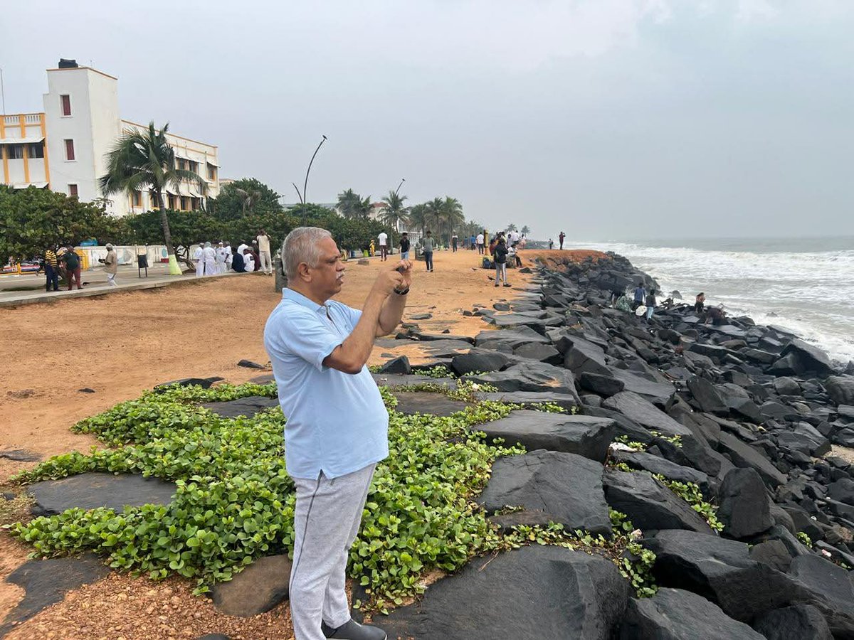 blsanthosh's tweet image. Anything that makes you HUMBLE in life is BLISS …. 

Mother 
Divinity
Sea 
Forest 
Mountain 

…. So on 

Today was one blissful day in front of Sea at Puducchery . An energising morning on the shores…… @BJP4Puducherry
