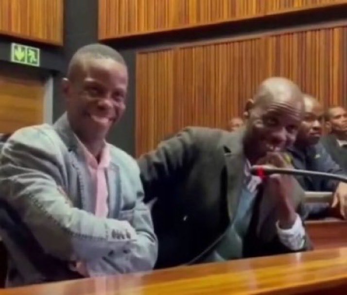 KokPapi's tweet image. Mtashikilia kweli ?