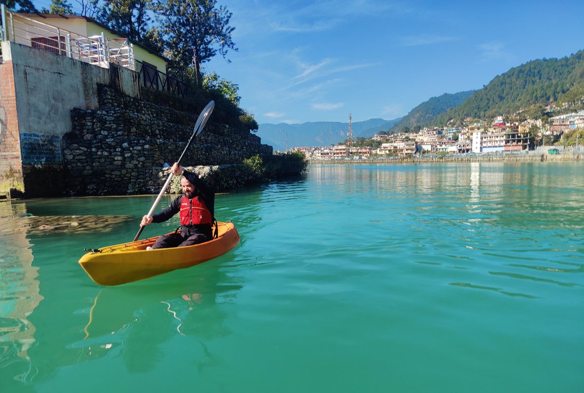ghumeghume's tweet photo. People on Twitter love stereotyping India as “dirty” or “polluted.”
Come see the real India — crystal-clear lakes, peaceful valleys, and the thrill of water kayaking &amp; boating. 🛶✨

Explore it all at https://t.co/VeWzzCotLY — included in our trek packages.
#HimalayanLakes #Trek https://t.co/vgCn4PCF4Q