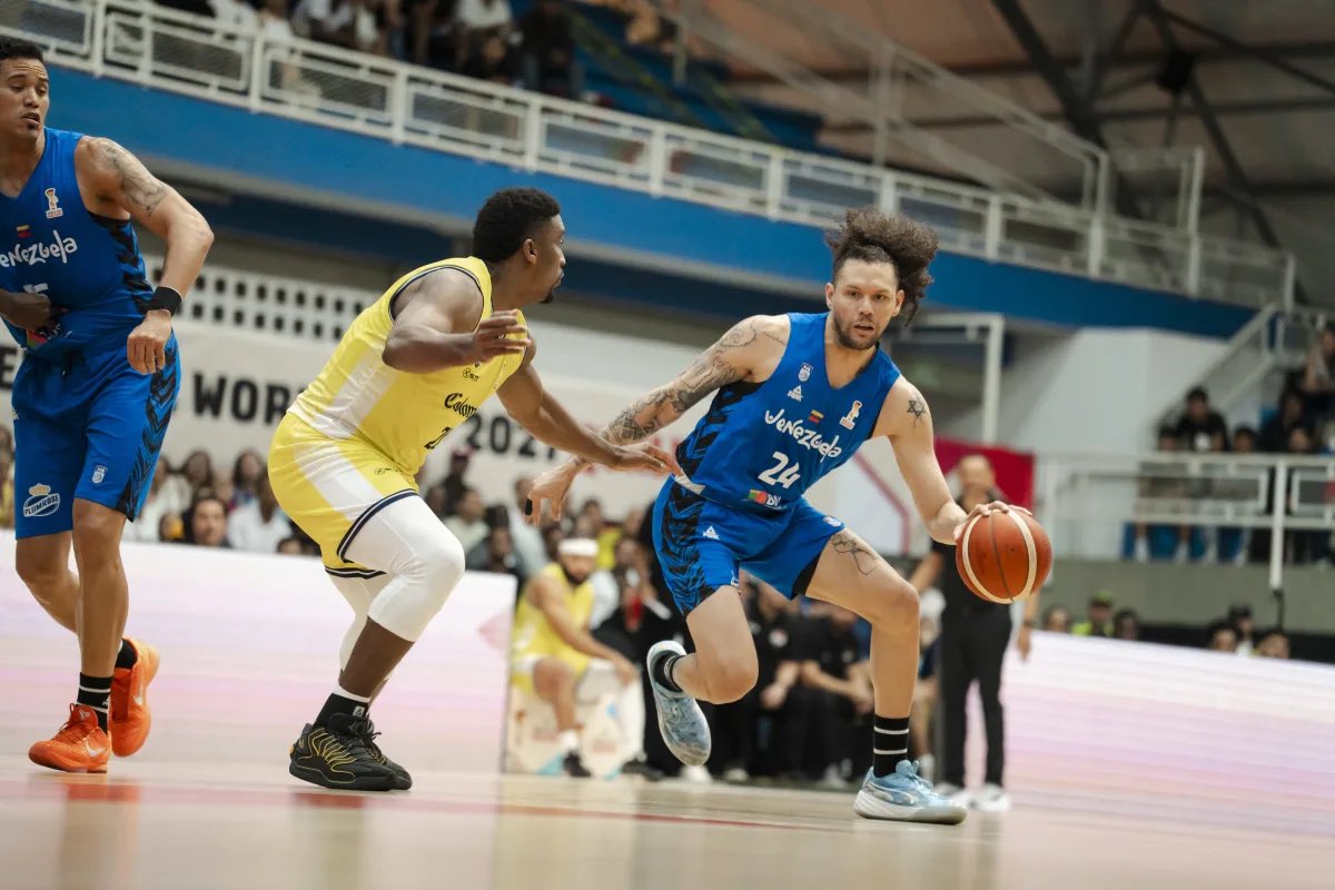Venezuela 🇻🇪 cae ante Colombia 🇨🇴 en el primer encuentro clasificatorio rumbo a la Copa del Mundo Catar 2027 🏀 con score final de 80 a 78 (22-27, 23-21, 21-17, 14-13). Solo ganaron el primer cuarto. 

Graterol y Guerra los mejores a la ofensiva con 17 y 16 puntos.

El domingo
