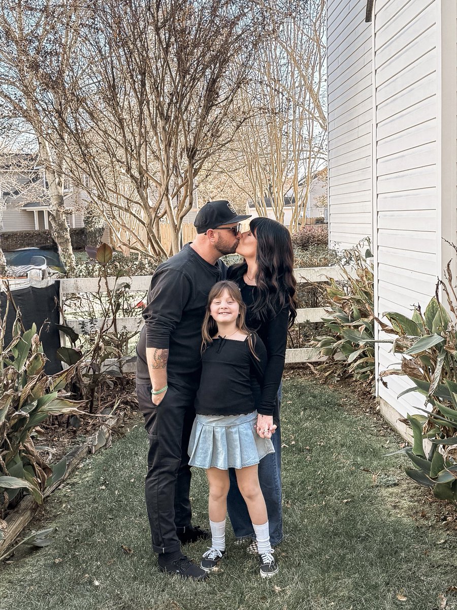 danieall_'s tweet photo. I’m the happiest girl in the world ✨❤️ https://t.co/fUzkC12UW5