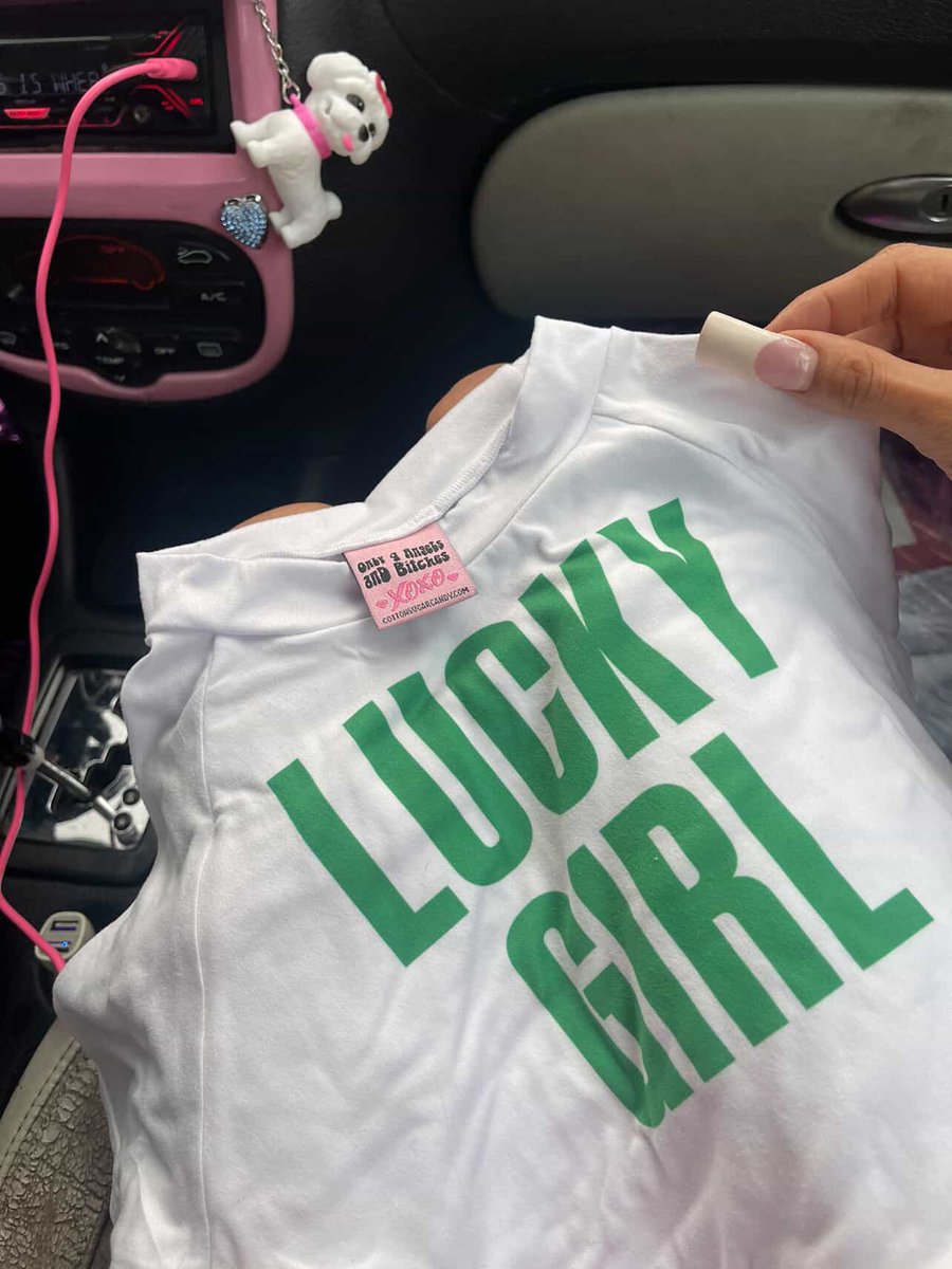 dannieldav's tweet image. and they say &quot;she&apos;s so lucky, she&apos;s a star&quot;🍀⭐️ 
mansiondollhouse.com 🔜