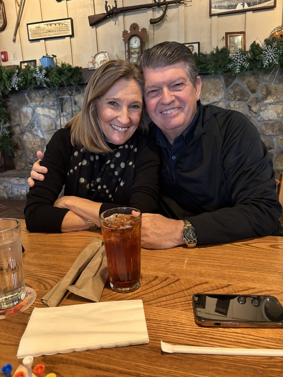 CoachBillyMims's tweet photo. Happy Thanksgiving 🍁🦃 from my childhood home in South Carolina. This is the first Thanksgiving in over 30 years that I have been able to spend the holiday at home with family. Wishing everyone the best from my home to yours, and truly thankful 🙏 #countourblessings #givethanks https://t.co/OGyfpYn0id