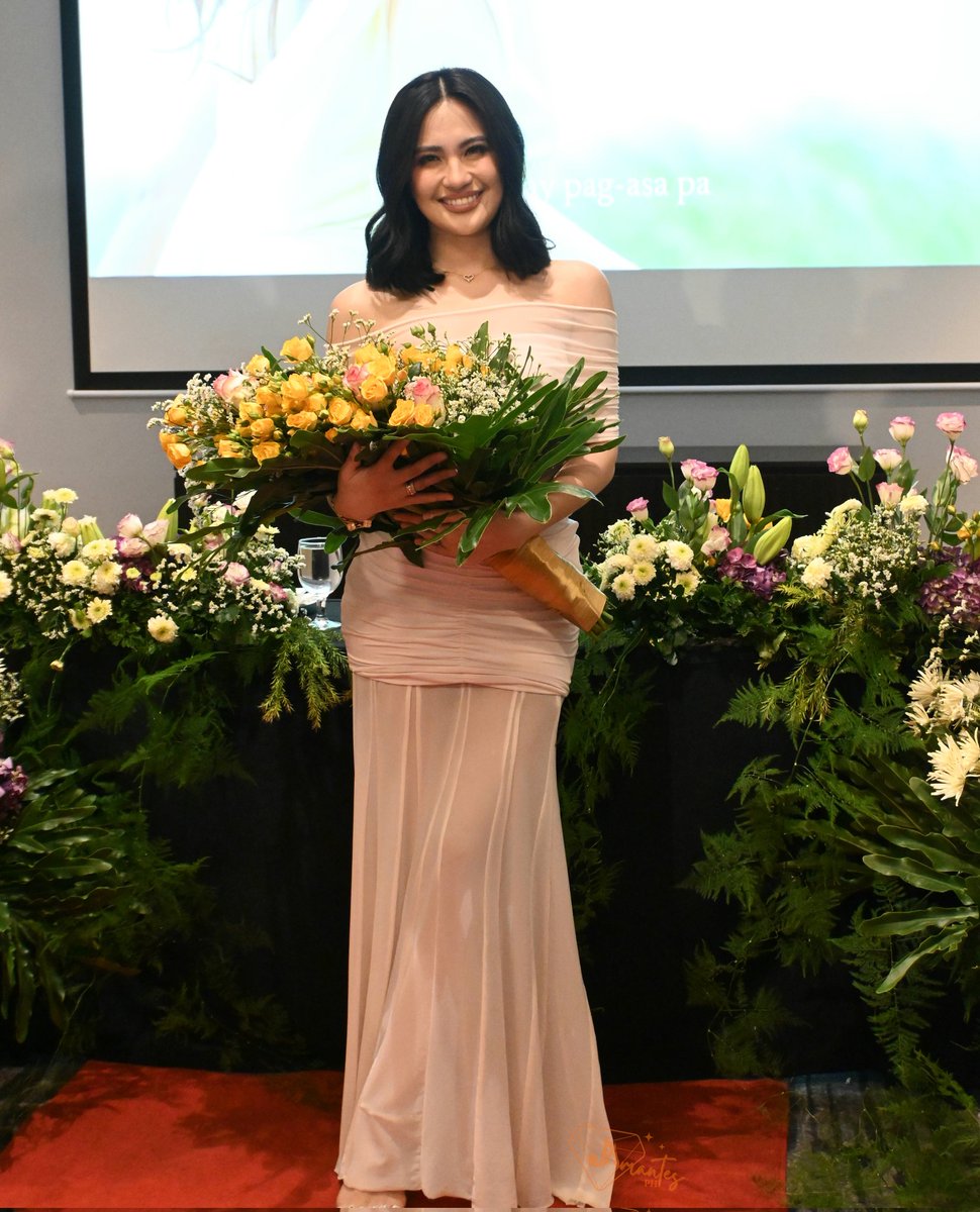 JAmantesPH's tweet photo. Congratulations to our favorite singer, songwriter, and producer on the release of "Simula." 

We're so proud of you, @MyJaps! <3

Thank you, @Sparkle_GMA.

Stream: https://t.co/KS4HNcPDkL

#SIMULAJulieAnne
KWENTO NG SIMULA NI JULIE
#JulieAnneSanJose https://t.co/7WtzyCsO3f
