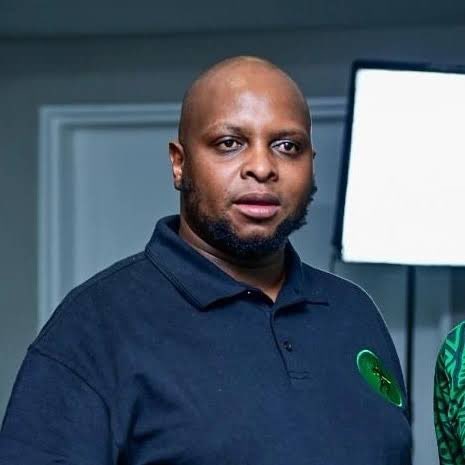 AfricaisBlack's tweet image. Sibonelo Nomvalo&apos;s analysis hits the nail squarely on the head. You can have all the &apos;intelligence or brilliance&apos; in the world, but if you lack basic humanity, morality, and respect for others, even the simple act of greeting someone, your political venture is fundamentally…