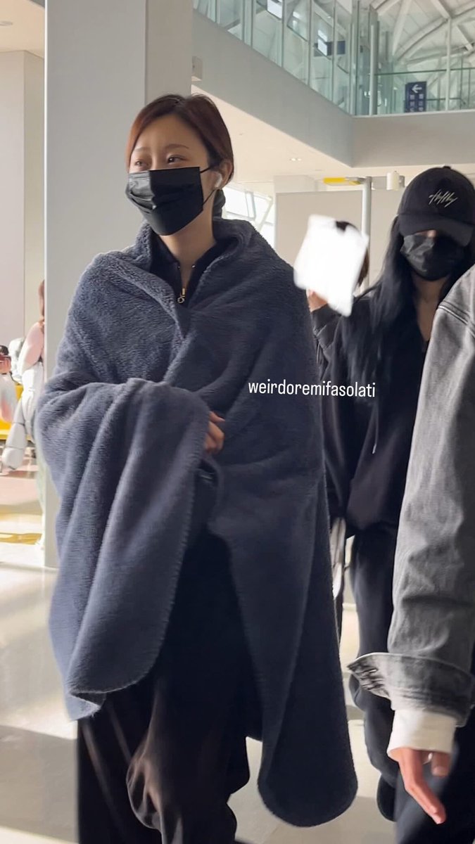 411bburgundy's tweet image. เอนดู น้องหนาว ห่มอุ่นๆ เยยย