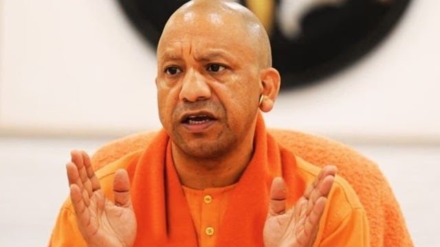 आधार कार्ड को लेकर योगी सरकार का आया बड़ा आदेश।

जन्म तिथि के प्रमाण के रूप में मान्य नहीं होगा आधार कार्ड।

योगी आदित्यनाथ सरकार ने सभी विभागों को आदेश जारी कर कहा है कि आधार कार्ड जन्म तिथि का प्रमाण नहीं है, मतलब अब यह प्रमाणिक दस्तावेज नहीं होगा।