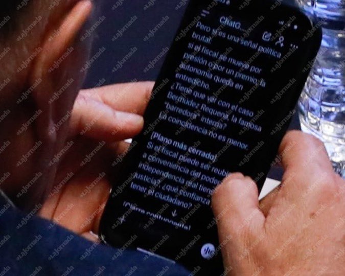 Legisladores artificiales

Mario Humberto Vázquez Robles, senador del PAN, utilizó ChatGPT para redactar su discurso sobre la renuncia de Alejandro Gertz Manero a la FGR

📷/ Jorge Pablo García <a href="/LaJornada/">La Jornada Impresa</a>