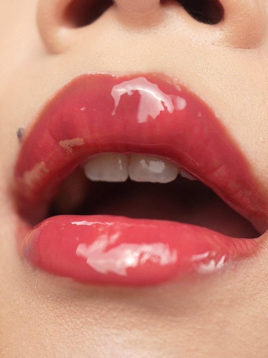 ririnrerain's tweet photo. #lipswatches for Make Over https://t.co/eyxMhToKRj