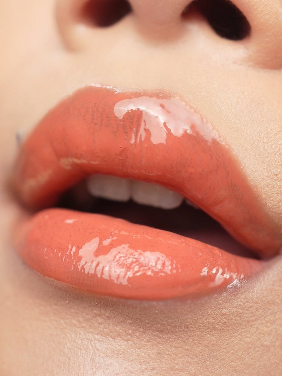 ririnrerain's tweet photo. #lipswatches for Make Over https://t.co/eyxMhToKRj