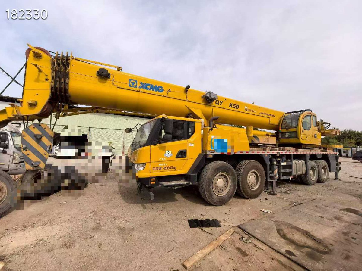 DindangMall's tweet image. 2022 year XCMG 80 ton Truck Crane for Sale: Type QY80K5D, 50.5 meter mainboom, with jib, 25 ton counterweight, no accidents, no welding, price $115000.
More info:en.dindang168.com/g/102213
#cranemachine #truckcrane #XCMG #80ton #2022