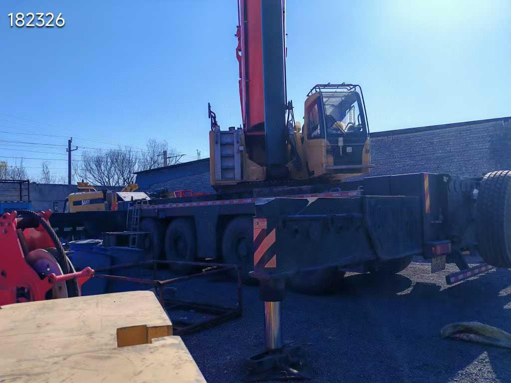 DindangMall's tweet image. 2022 year sany 350 Ton All Terrain Crane  for sale . type SAC3500C8, 8-section boom, 93-meter boom length, two hooks [80 x 12.5], price $566000.
More info:en.dindang168.com/g/102207
#cranemachine #truckcrane #Sany #35ton #2022