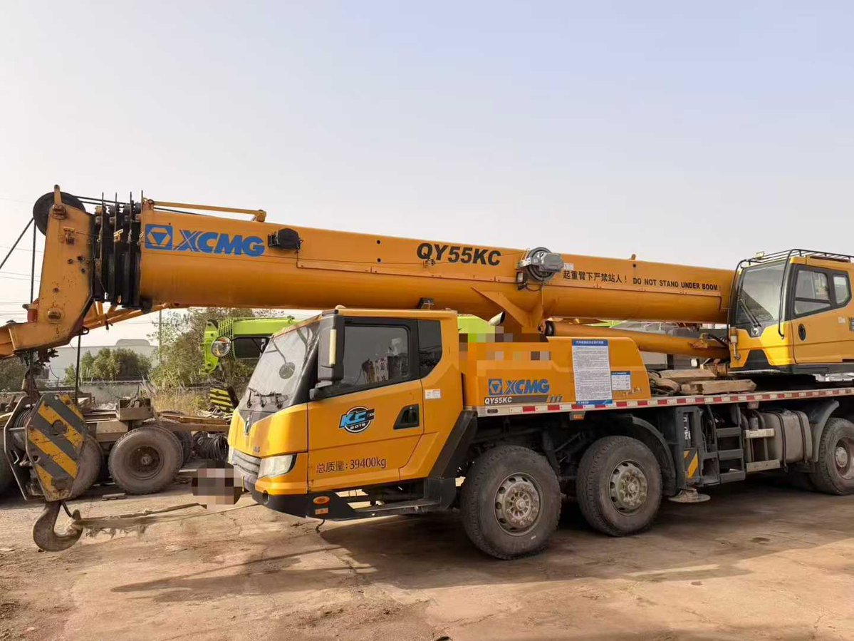 DindangMall's tweet image. 2019 year XCMG 40 ton Truck Crane for Sale: Type QY40KC, 44 meter mainboom, 16 meter jib，7.6 ton counterweight, no welding, no reinforcement, price $49000.
More info:en.dindang168.com/g/102208
#cranemachine #truckcrane #XCMG #40ton #2019