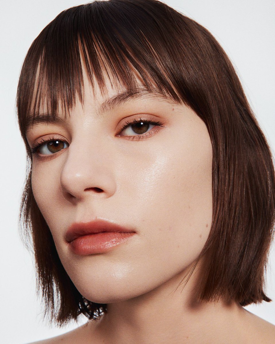 明日全国発売】 #SUQQU のベースメイクの最高峰。上質な艶肌をつくる3