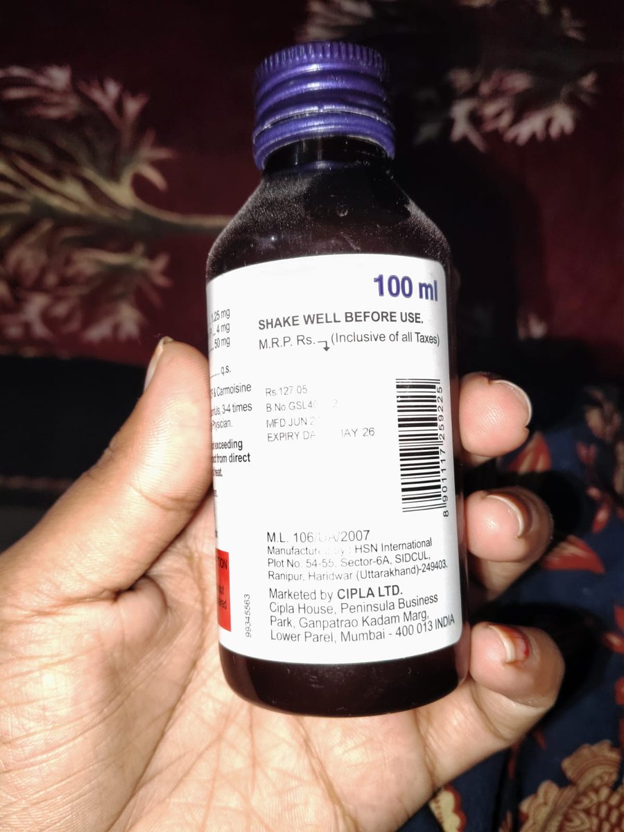 Khurpench_'s tweet image. दवा के दामों का खेल – आम आदमी के साथ खुला धोखा ??

नीचे दिख रही तस्वीर में ब्रो- कॉफडेक्स दवा है। मेडिकल स्टोर पर ये मुझे ₹90 में मिली, जबकि इसकी MRP ₹127 लिखी है।

कई मेडिकल स्टोर वाले इसको MRP के दाम पर ही देते है 50 पैसे भी कम नहीं करते है।

मतलब साफ है — जो कीमत असल में कम…