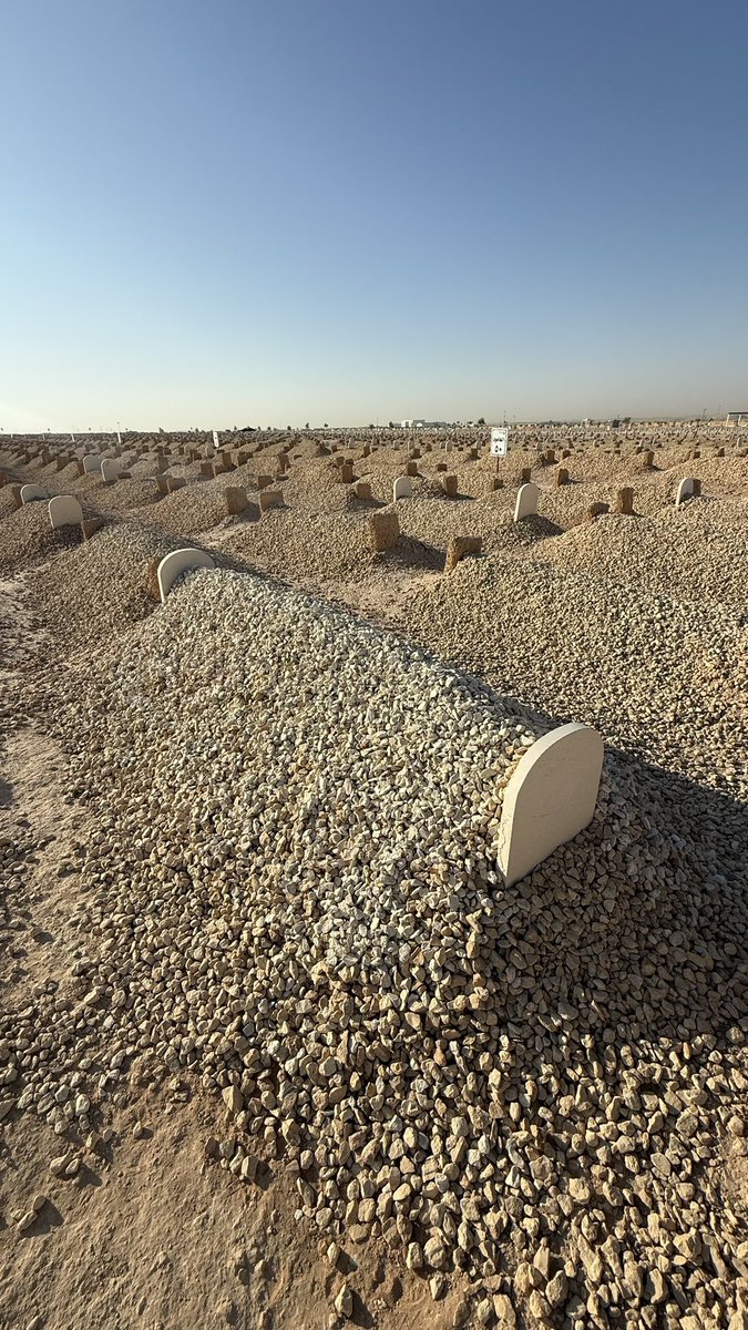 اللهم اجعل أبي منعم في ظلك راضيًا في قربك، اللهم ارحمه وأنعم عليه واغفر له و اجعله ضاحكًا مستبشرًا في جنات النعيم
اللهم اسقي مبسم أبي من كوثر الجنة واجعل ذاك الوجه البشوش في أعلى جنان الخُلد مبتسمًا فرحًا مسرورًا مطمئنًا يا رب العالمين

#عبدالله_الشلهوب #يوم_الجمعة ٧