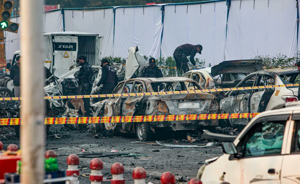 یوپی میں دوا کے نام پر فروخت ہو رہا تھا زہر!  بغیر دستاویز کوڈین سیرپ فروخت کرنے والے 19 کمپنی مالکان پر ایف آئی آر، اب تک مجموعی طور پر 87 مقدمات درج