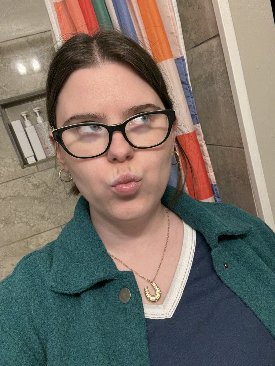 really glad i don’t have to be at work at 5am in the morning. happy thanksgiving