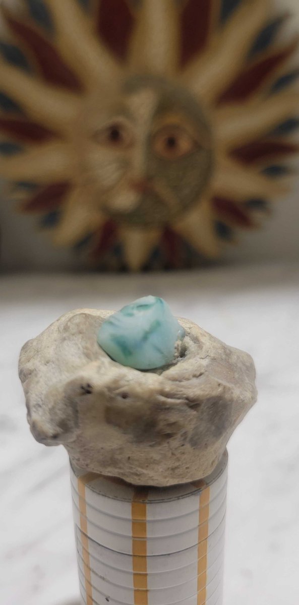 Bossmoney8444's tweet image. I found this gem/rock / geode  in a spring fed creek when I was about 10 years old all alone.   I bet #glorybeef couldn&apos;t fathom what to do with this and try to sell it for $30.00 with some cheap mushrooms.  Well to me it is priceless I couldn&apos;t imagine selling it.  #bottomline