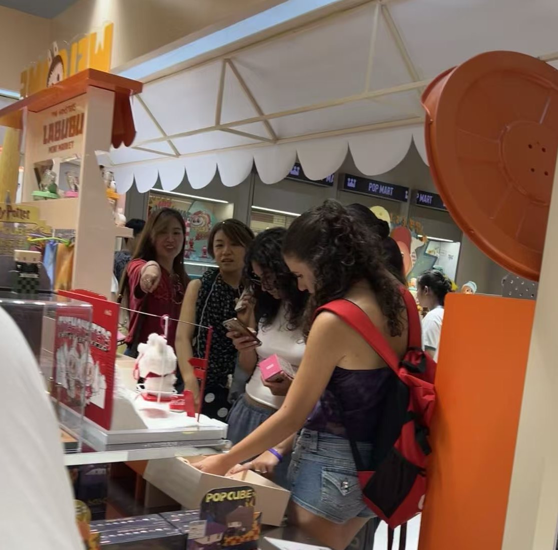 In today’s fast-paced world, we’re always seeking small accessories that bring comfort and joy to our soul. Pop Mart has rolled out a series of adorable IP characters and products that have become pop culture icons. #Labubu, Molly, Dimoo, and others are especially popular among