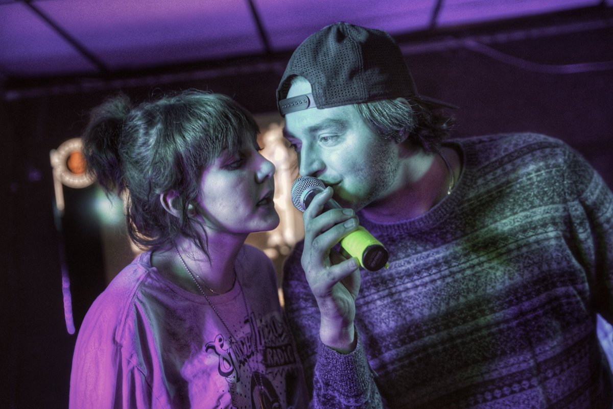 SHÜTTERFØXXi tweet media