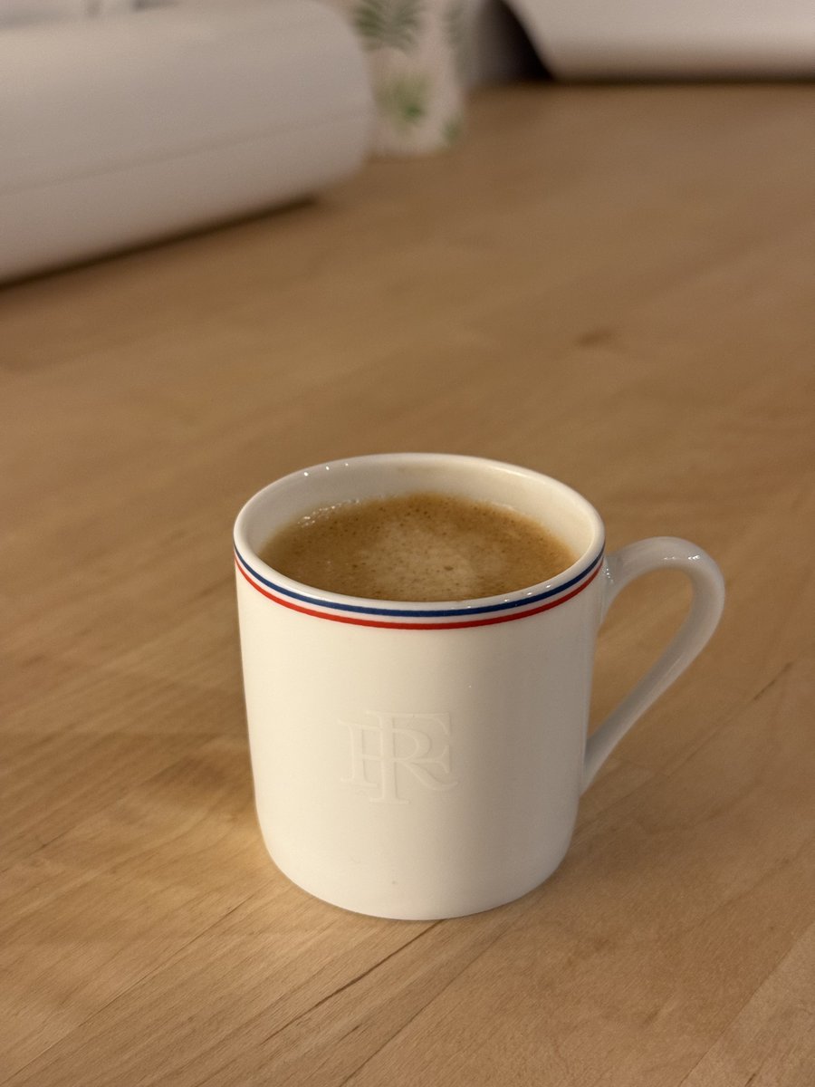 fernandezavocat's tweet image. Café! C’est donc le café de la der’ de la semaine! Dernière ligne droite avant le week-end qui sera le bienvenu en clôture de ce mois de novembre! Après on attaque le mois de décembre et son rythme effréné… Et sinon, je vous souhaite de passer une bonne et belle journée ! Go! ☕️