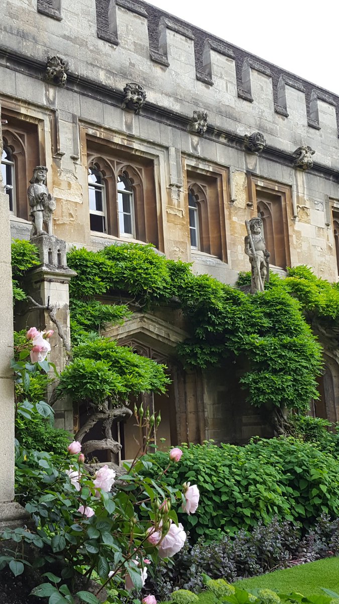 GabyLynch9's tweet image. O is for Oxford #AlphabetChallenge #WeekVForVowels 😊