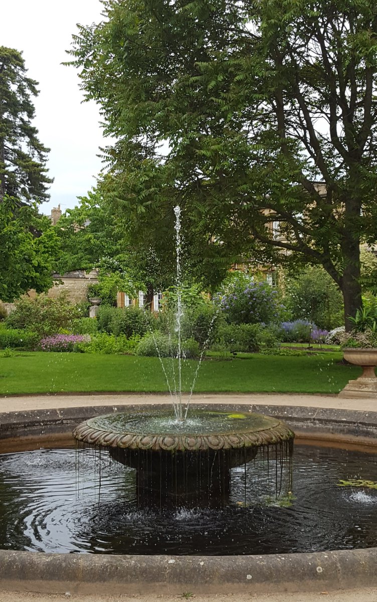 GabyLynch9's tweet image. O is for Oxford #AlphabetChallenge #WeekVForVowels 😊