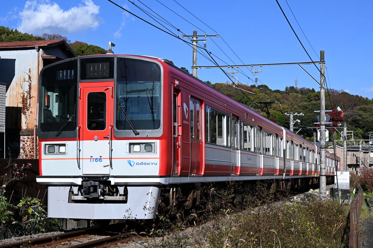 Rail710's tweet image. 2025.11.28
小田急1066F  赤い1000  箱根登山鉄道