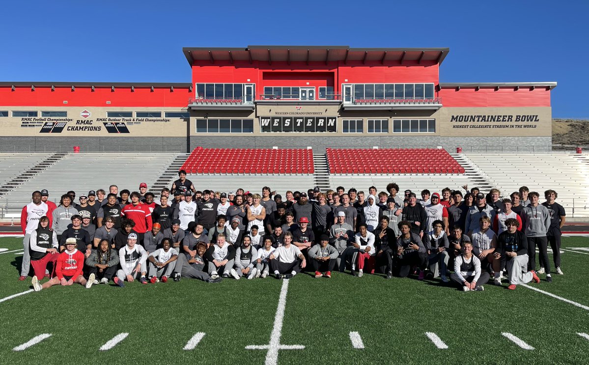 Happy Thanksgiving <a href="/WCUMountaineers/">Western Colorado Mountaineers</a> alumni, family, &amp; friends! See you this Saturday! #MountUp #ThinAirCrew