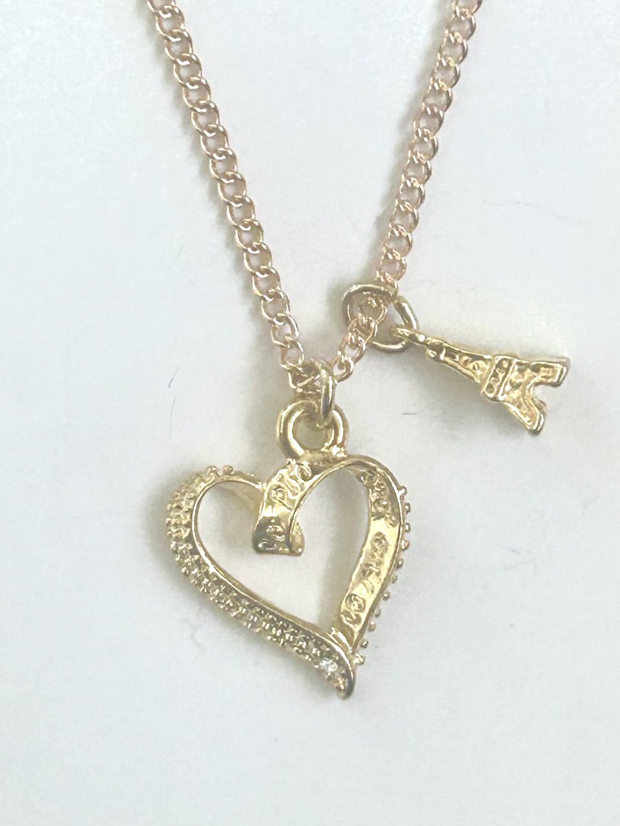 L_v_B_'s tweet photo. ハートとタワーの組み合��せは意外と合う！？

#ネックレス 
#ペンダント 
#ハンドメイド
#ハンドメイド好きさんと繋がりたい
#ハンドメイド好きな人と繋がりたい
#ハンドメイドペンダント
#ハンドメイドネックレス
#ハンドメイド販売

https://t.co/G2wnTPaSug https://t.co/sDhJwETefP