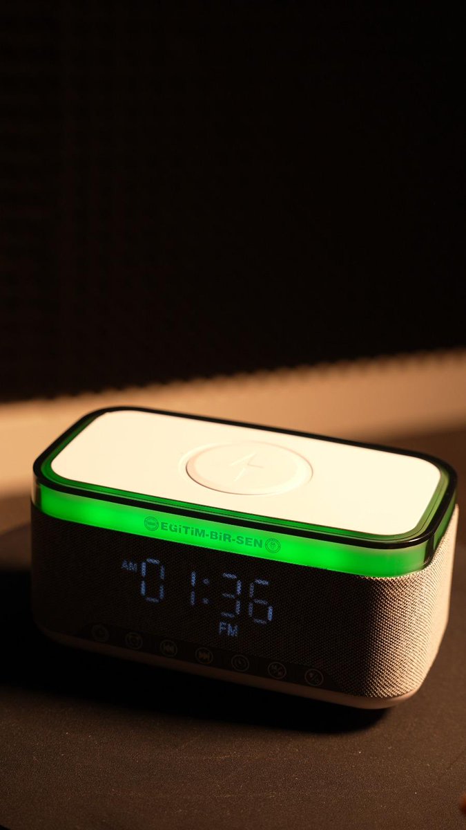 🔹️Üyelerimize powerbank hediye edeceğiz. Radyolu,dijital saat ve alarmlı,ışık efektli,kablosuz şarj özellikli ve bluetooth bağlantılıdır
🔹️Mikado marka olup, 2 yıl Media Markt ve Vatan Bilgisayar güvencesiyle garantilidir
🔹️Hediyeler 2026 'nın ilk aylarında ulaştırılacaktır