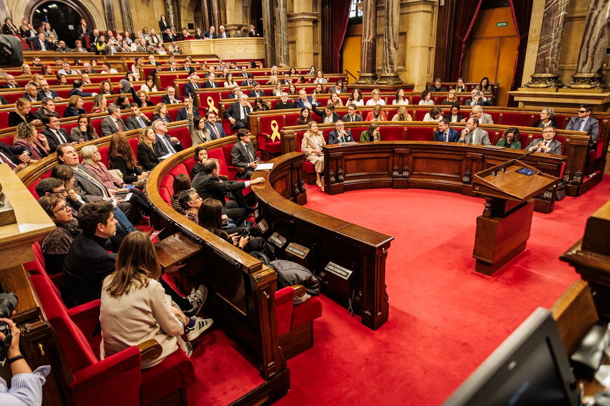 Parlament de Catalunya tweet media