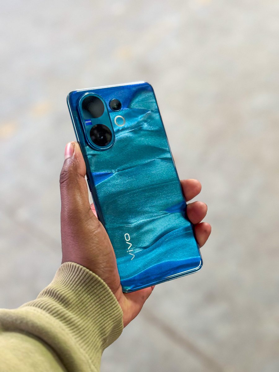 LoserAnant's tweet image. OriginOS 6 (Android 16) update has finally arrived on my Vivo V60✅

Starting my detailed testing soon yes, I’m a bit late, but proper testing always matters. Full experience &amp;amp; insights coming soon.

#OriginOS6 #VivoV60