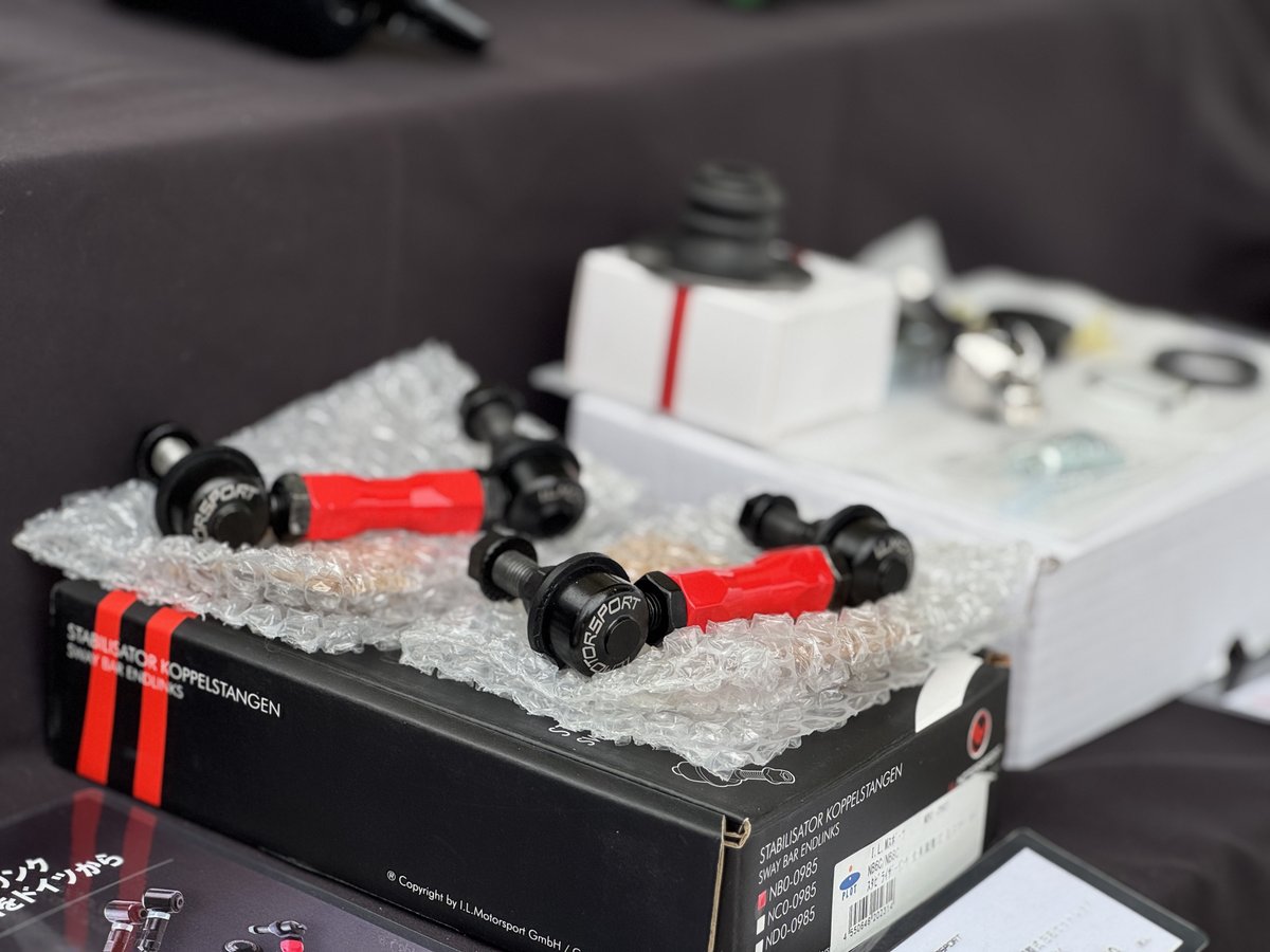 plot_p4's tweet image. 今週末の30日に開催の ＃ロードスタージャンクション にプロトも出展します！
#ジャスパフォーマンス や #アイエルモータースポーツ、#ブレンボ などロードスターにまるわる6ブランドの商品を展示・販売します！
NDロードスターも展示しますので、ぜひブースまでお越しください✨