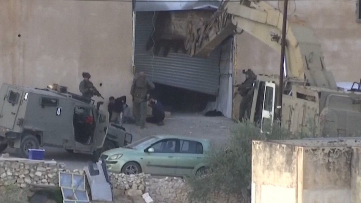 ロイター tweet media