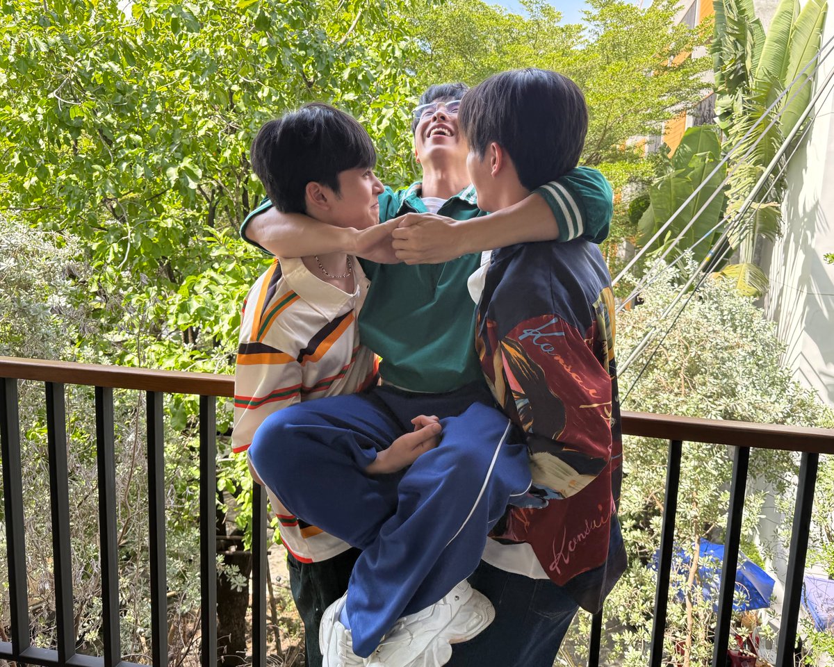 เอาหล่ะ ครูจี้โดนแกล้งแน้ว!! 😂

#LoveYouTeacherSeries #GMMTV
<a href="/perthppe/">PERTHPPE</a> <a href="/Ppsanta/">Santapp</a> <a href="/kayavine/">Kayavine</a>