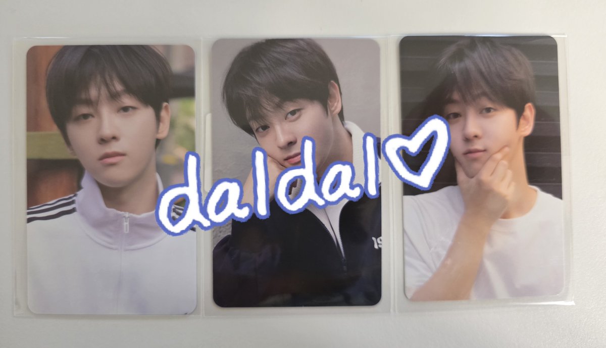 늦덕분들(늦덕 아니어도 필요하신 분) 중에 프롬미니키트
혹시 필요하신분...없으실까요?
미공포 3장 포함 
택비(반택, 일택 가능)만 부담해주세요^^