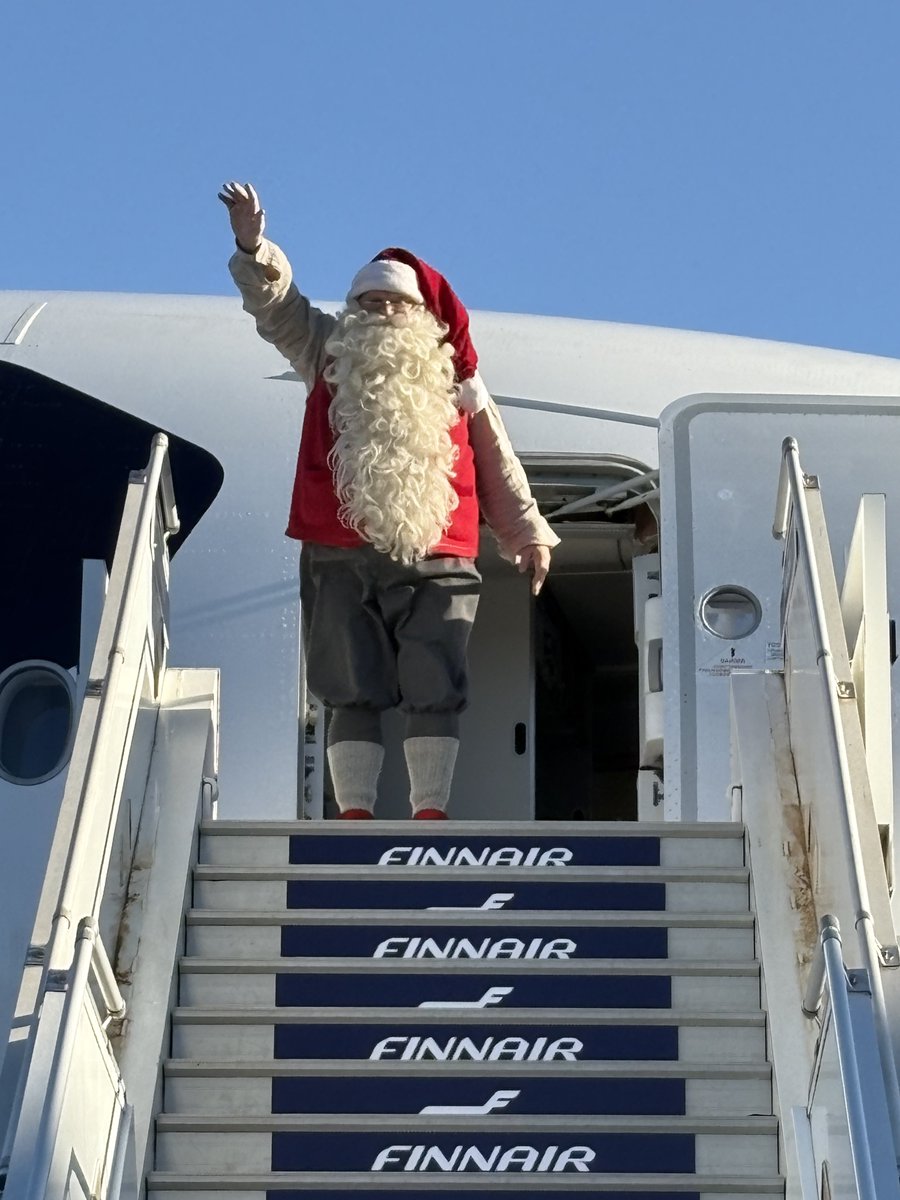 FinnairJapan's tweet image. サンタクロースさんです！ 今年もフィンランドから日本に来てくれました。☺️