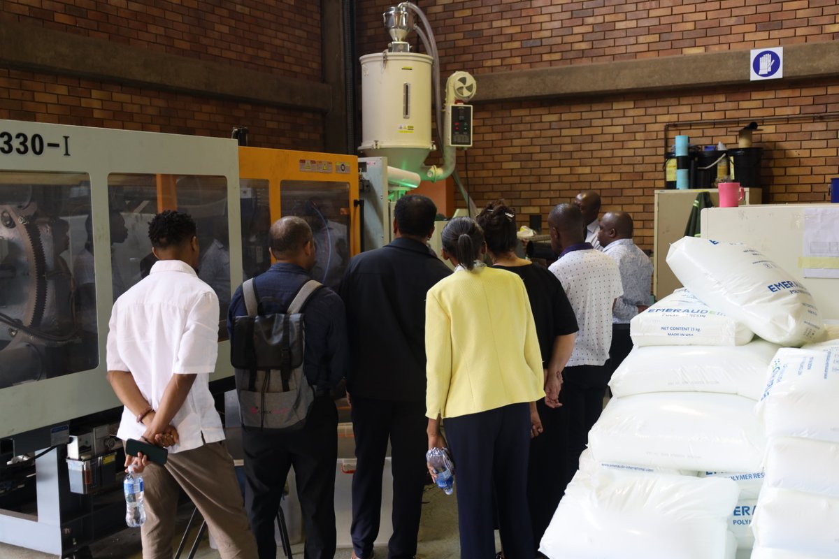 IAAfricaNetwork's tweet image. Operating across electronics, electrical and ICT sectors, TSE collaborates with engineering departments at TUT to provide expert advisory services, product development support and low-volume manufacturing for innovators, SMEs and industry partners.