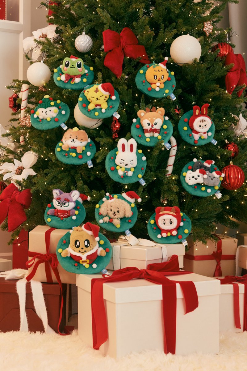 HYBE_MERCH's tweet image. HOLIDAY with MINITEEN Official Merch. 
Concept Photo 🌲🎁 (1/4)

Coming Soon at
[OFFLINE]
📆 2025. 12. 09 - 2025. 12. 22 
📍 &amp;lt;HOLIDAY with MINITEEN&amp;gt; SEVENTEEN Official Character POP-UP

[ONLINE]
📆 2025. 12. 09 11AM(KST)
📍 @weverseshop

#SEVENTEEN #세븐틴 
#MINITEEN #미니틴