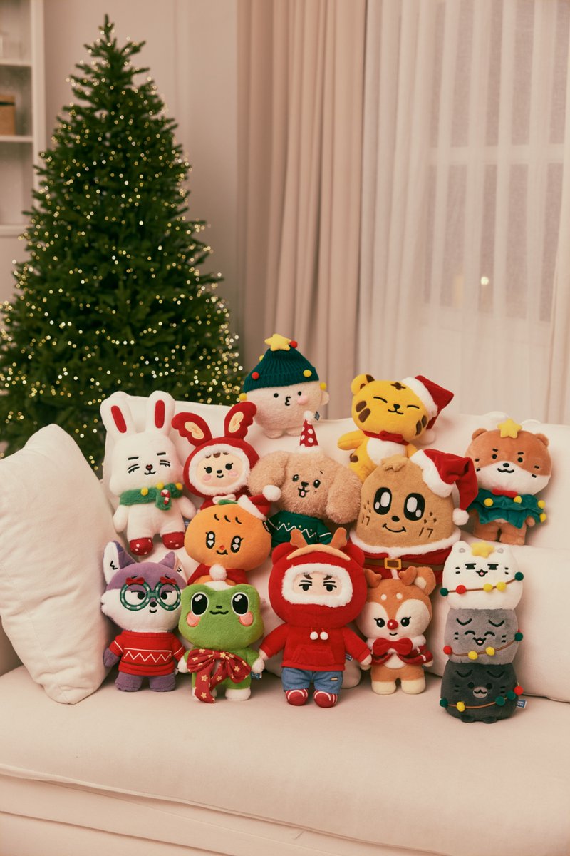 HYBE_MERCH's tweet image. HOLIDAY with MINITEEN Official Merch. 
Concept Photo 🌲🎁 (1/4)

Coming Soon at
[OFFLINE]
📆 2025. 12. 09 - 2025. 12. 22 
📍 &amp;lt;HOLIDAY with MINITEEN&amp;gt; SEVENTEEN Official Character POP-UP

[ONLINE]
📆 2025. 12. 09 11AM(KST)
📍 @weverseshop

#SEVENTEEN #세븐틴 
#MINITEEN #미니틴