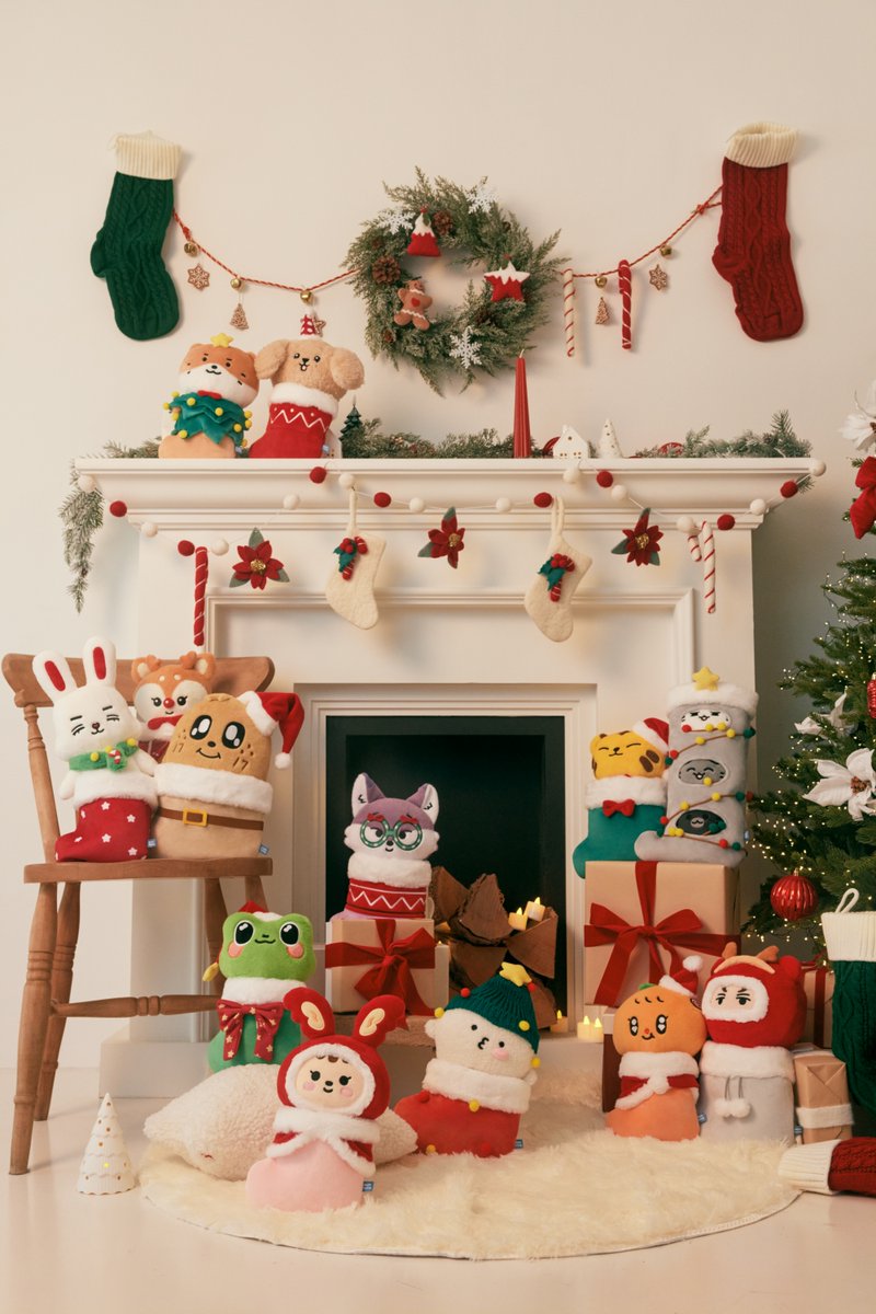HYBE_MERCH's tweet image. HOLIDAY with MINITEEN Official Merch. 
Concept Photo 🌲🎁 (1/4)

Coming Soon at
[OFFLINE]
📆 2025. 12. 09 - 2025. 12. 22 
📍 &amp;lt;HOLIDAY with MINITEEN&amp;gt; SEVENTEEN Official Character POP-UP

[ONLINE]
📆 2025. 12. 09 11AM(KST)
📍 @weverseshop

#SEVENTEEN #세븐틴 
#MINITEEN #미니틴