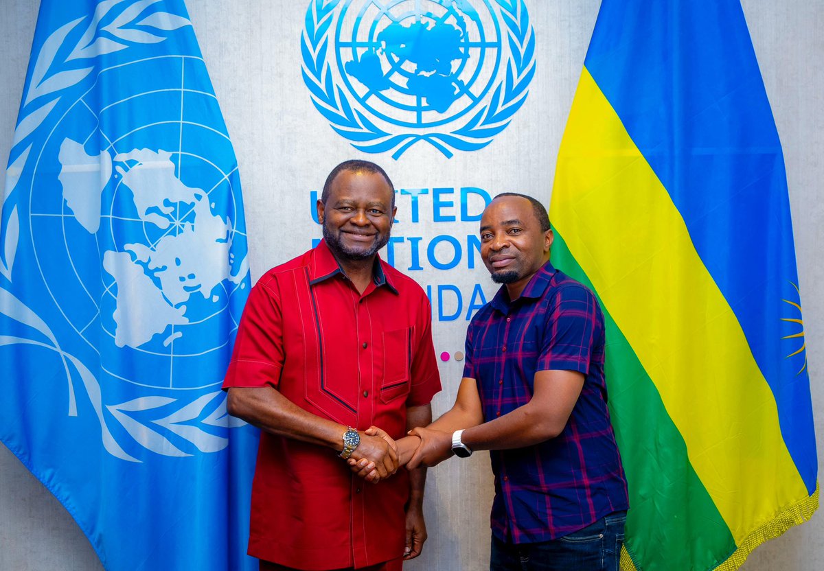 country_records's tweet photo. Our team lead by @noopja, met with @ozonnia, the UN Resident Coordinator in Rwanda, to discuss strengthening the creative industry and supporting youth talents. A productive meeting, UN Rwanda reaffirmed its commitment to collaborate on youth development in Rwanda. https://t.co/Fj4fV6cTYs