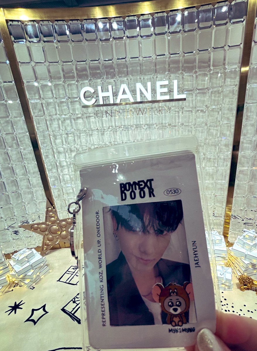 m_kumushiraco's tweet photo. #chanel #dream_chaser #ポップアップ #原宿
キラキラの世界だった
フクロウ🦉に
願いを込めてくださいと言われて真剣に
家族の健康とチケット運のお願いをしました🩵結果そーゆー願いではなかった🤣🤣 https://t.co/c52pvEcXly