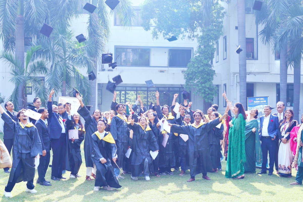TLMIndia's tweet photo. Meet the second batch of graduates passing out from @TLMIndia's Skill Centre in #Noida after completing year-long training in Cosmetology &amp; Field Technician - Networking and Storage. They've already got their first job!  Our gratitude to Rotary Club Delhi South for their support. https://t.co/0s19ra7hhf
