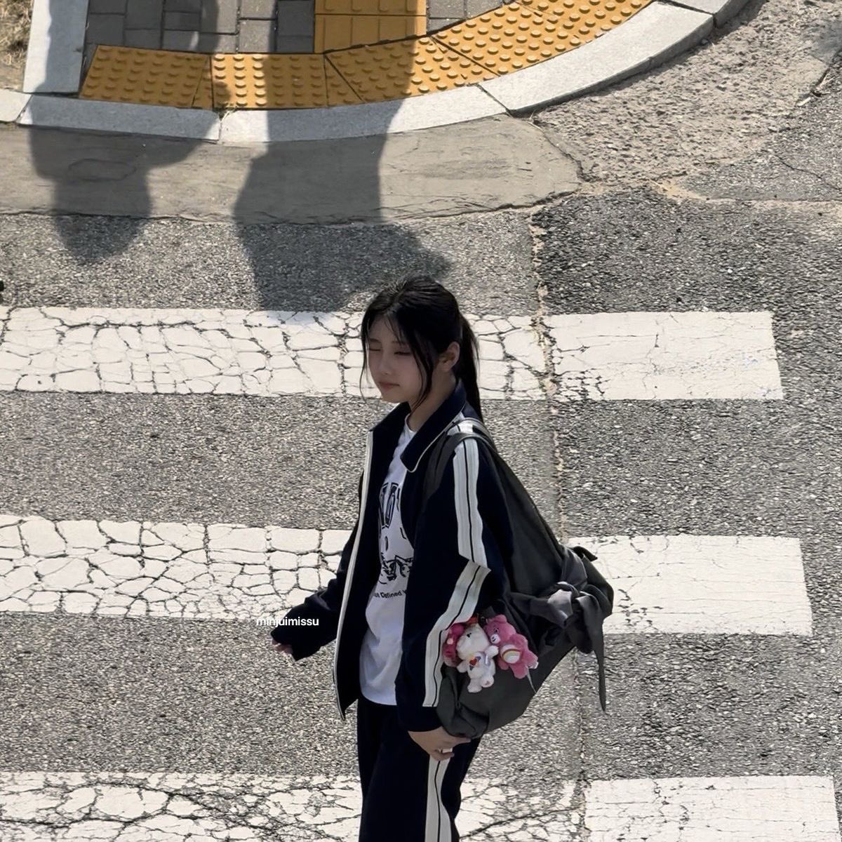 데뷔전                                                데뷔후

원희의시간은거꾸로흐른다